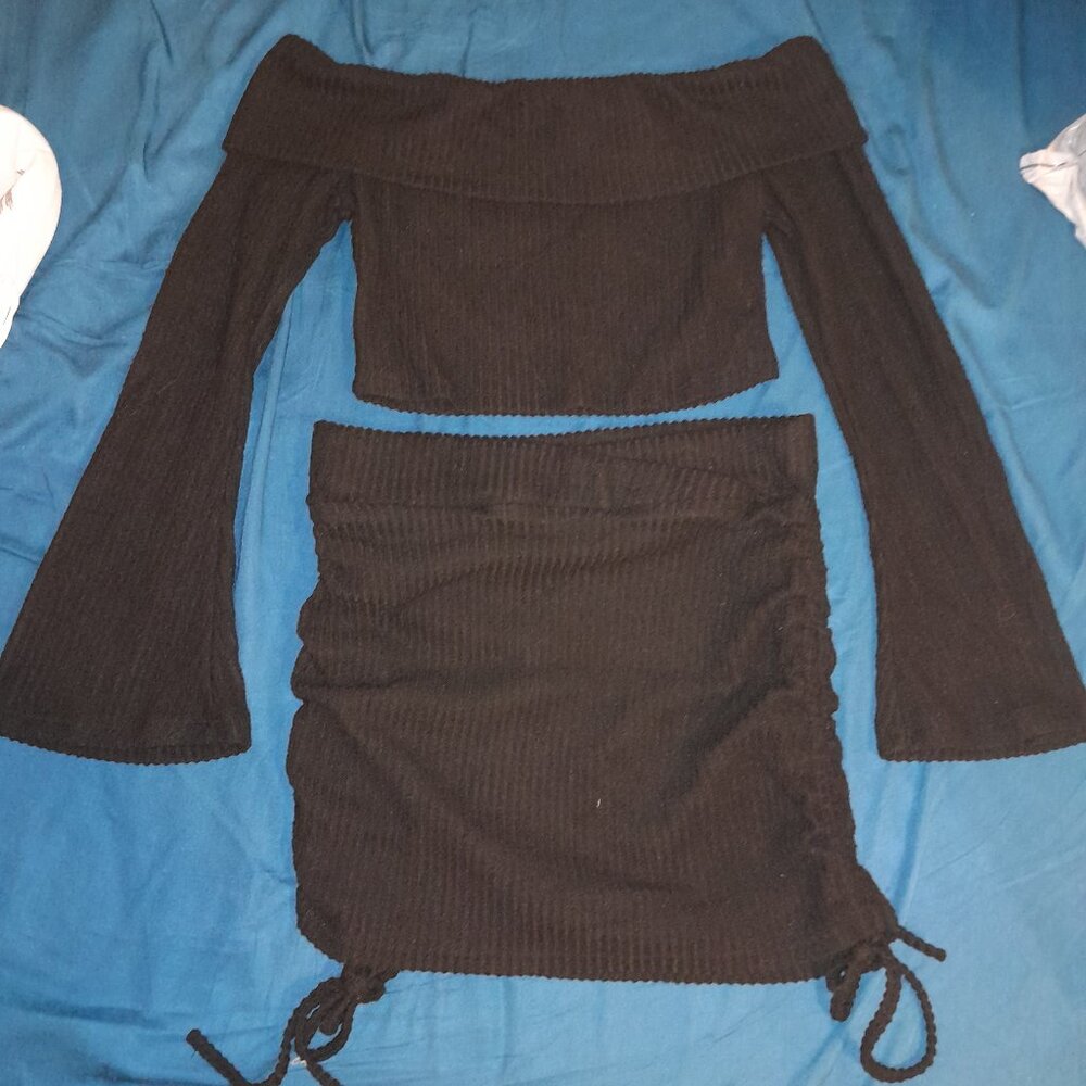 Black off the shoulder crop top set